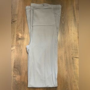 Lululemon Nulu groove pants grey size 2 like new